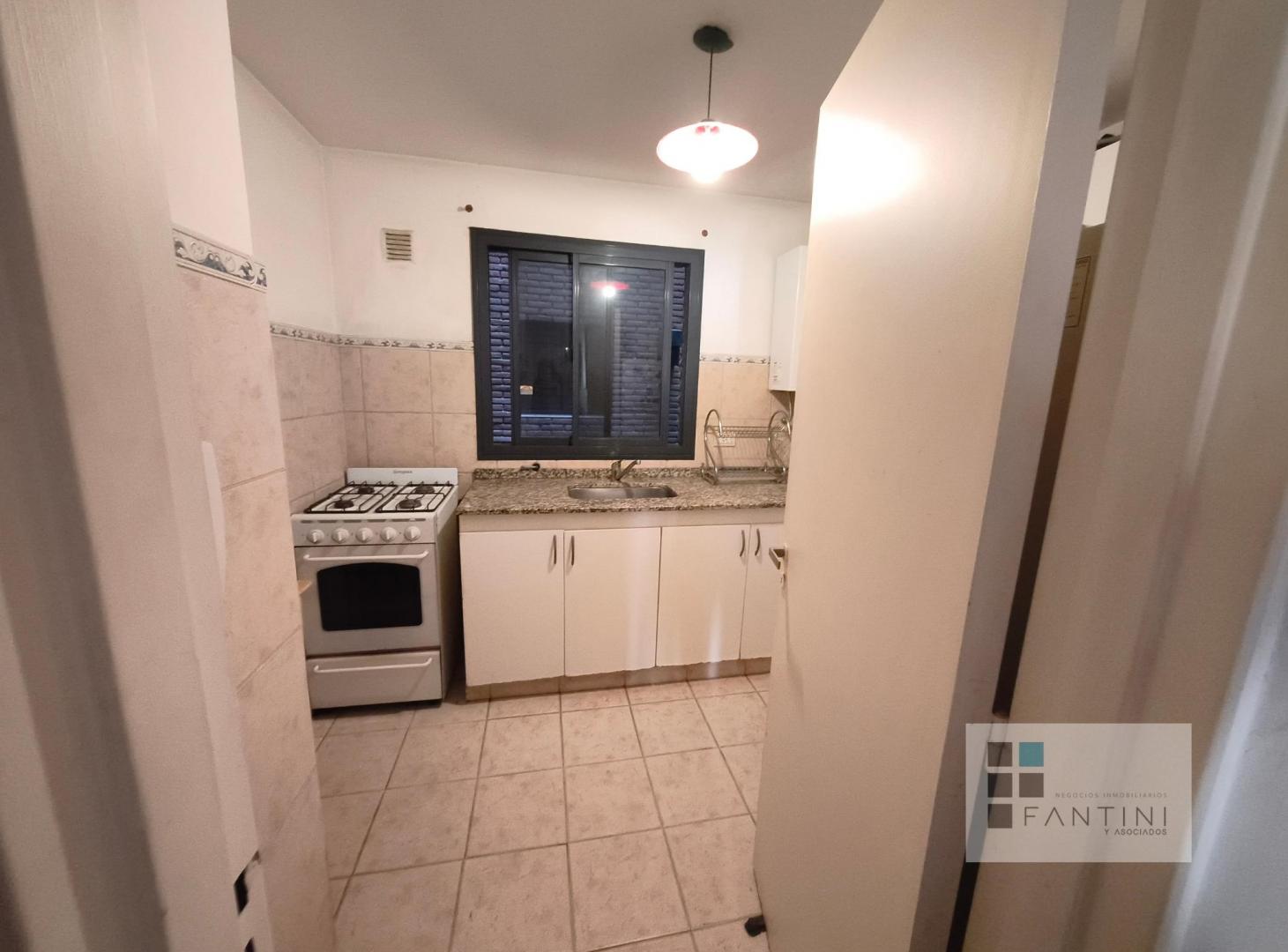 Foto de Alquiler Nueva Córdoba. 1 dormitorio con balcón. Obispo Salguero. UNC, imagen 2