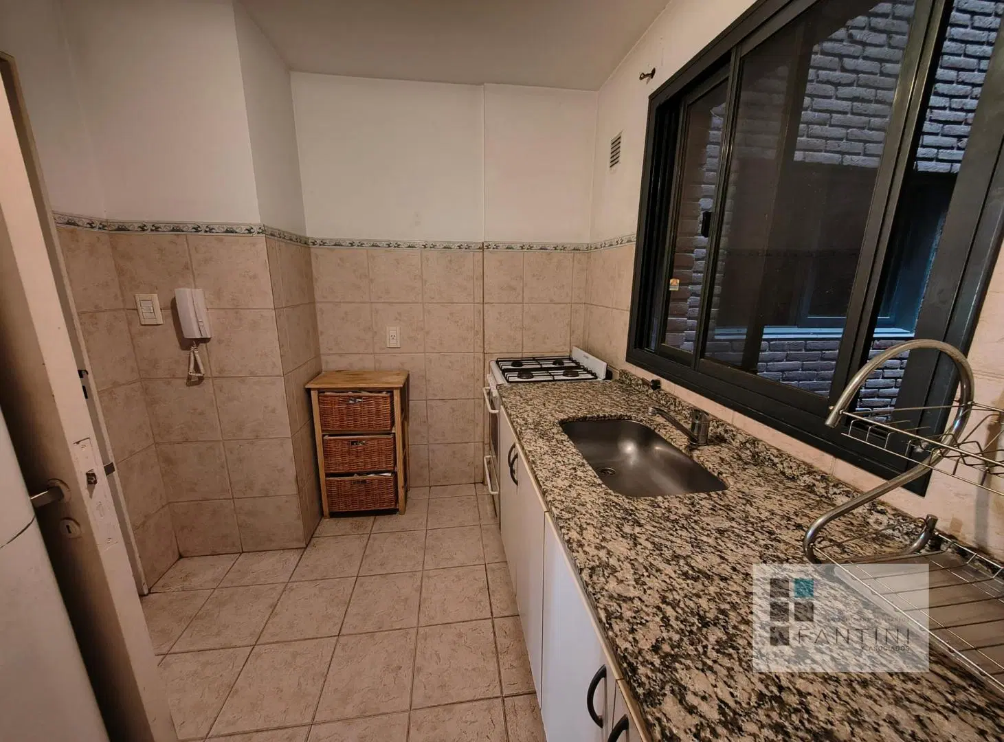 Alquiler Nueva Córdoba. 1 dormitorio con balcón. Obispo Salguero. UNC. Estudiantes. 8