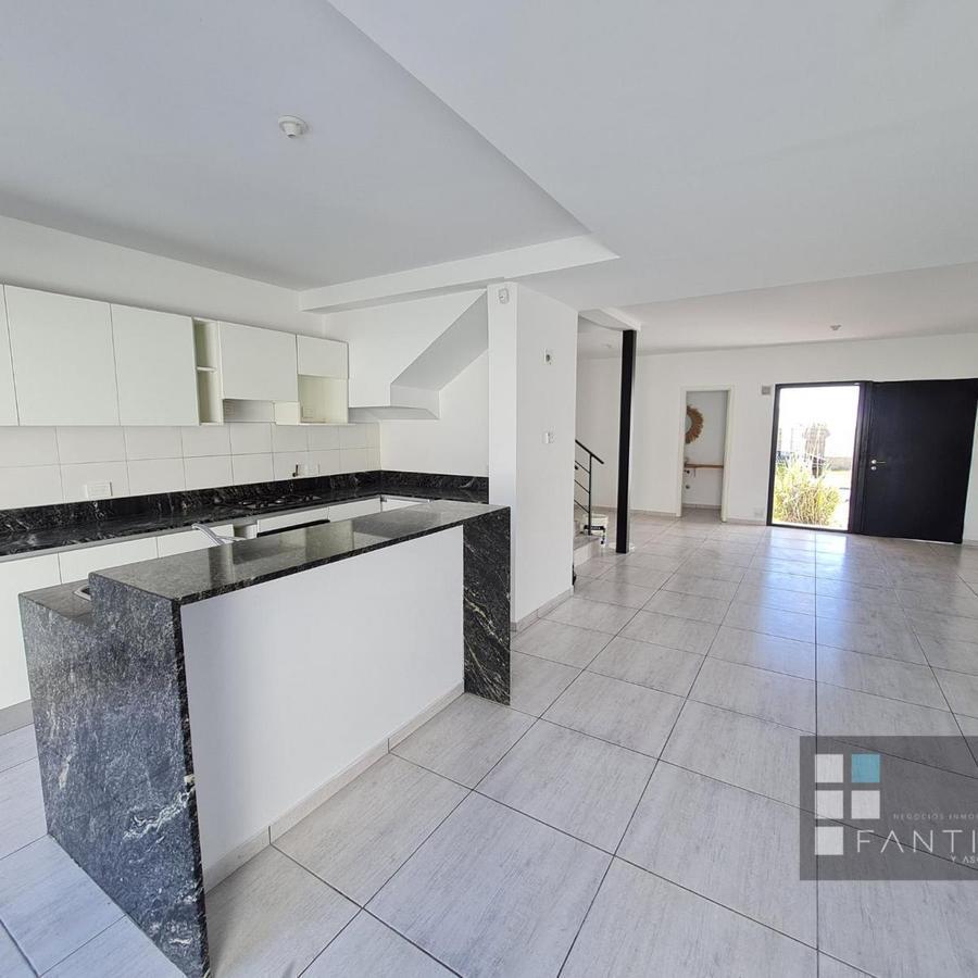 Foto de Docta Urbanización // 3 Dorm // 3 Baños // 130m2 Cub, imagen 4