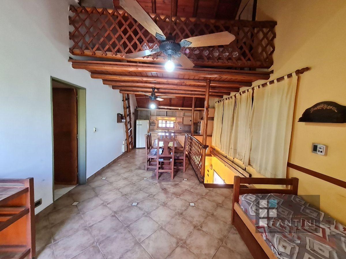 Foto de Casa amoblada en Mina Clavero. Cochera. Pileta. Quincho. San Martin, imagen 2