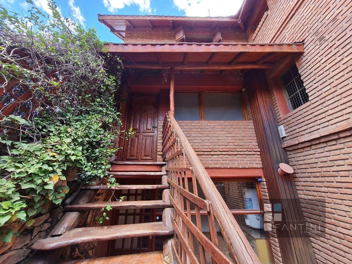Foto de Casa amoblada en Mina Clavero. Cochera. Pileta. Quincho. San Martin, imagen 4
