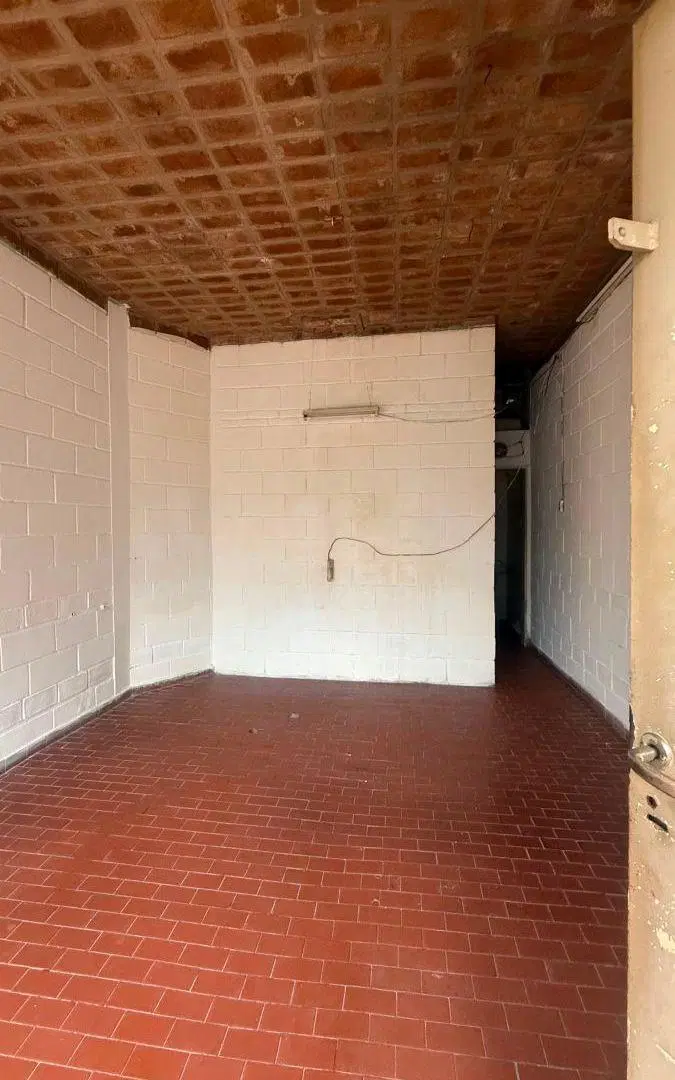 ALQUILER - LOCAL COMERCIAL - AV OCTAVIO PINTO B° VILLA CABRERA 4