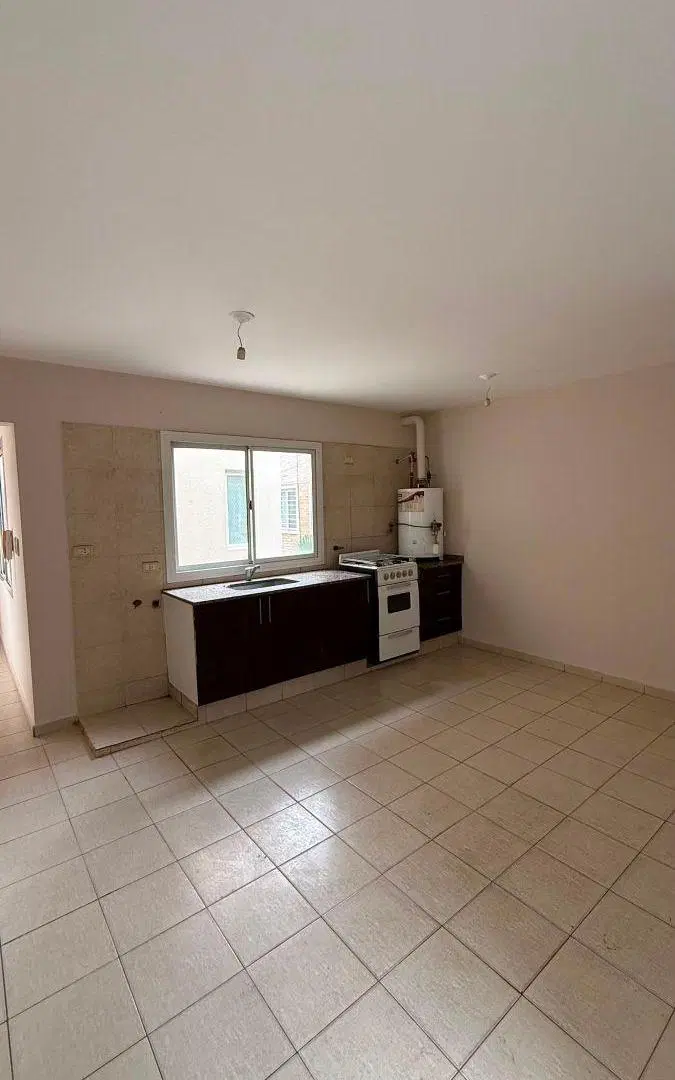 ¡Departamento en alquiler en una excelente ubicación! Colombres 2621 3