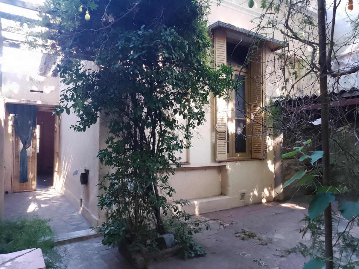 Casa Lote Propio 8.66 X 42 m - 2 Entradas Cochera Patio Jardín Terraza Villa Luro 4