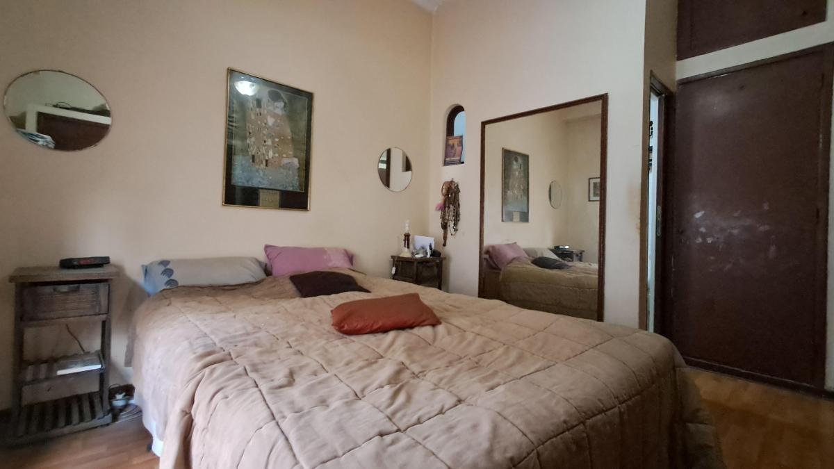 Venta 2 PH 1° y 2° Piso Terraza Patio 5 Amb + Consultorio Entrada Independiente 4
