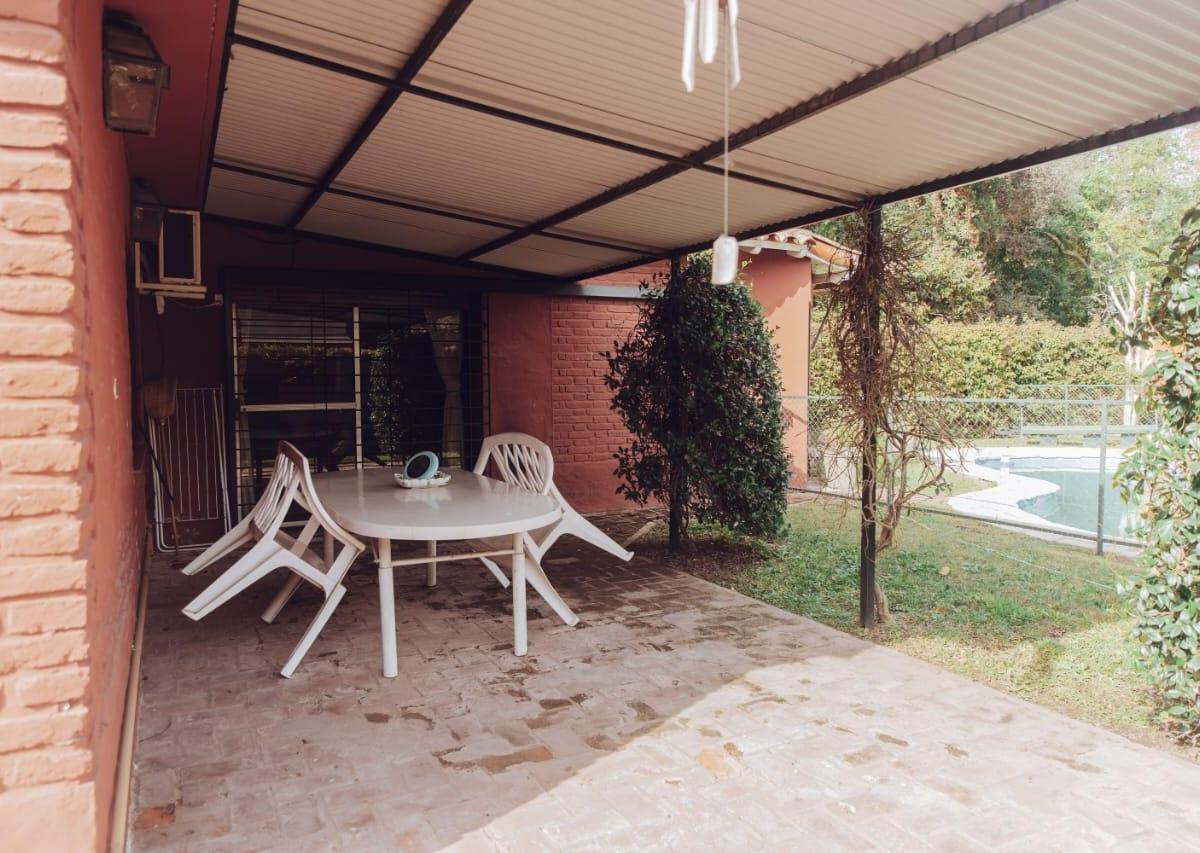 Casa de 5 Ambientes con Pileta y Quincho en Los Nogales, Cuba Villa de Mayo! 2