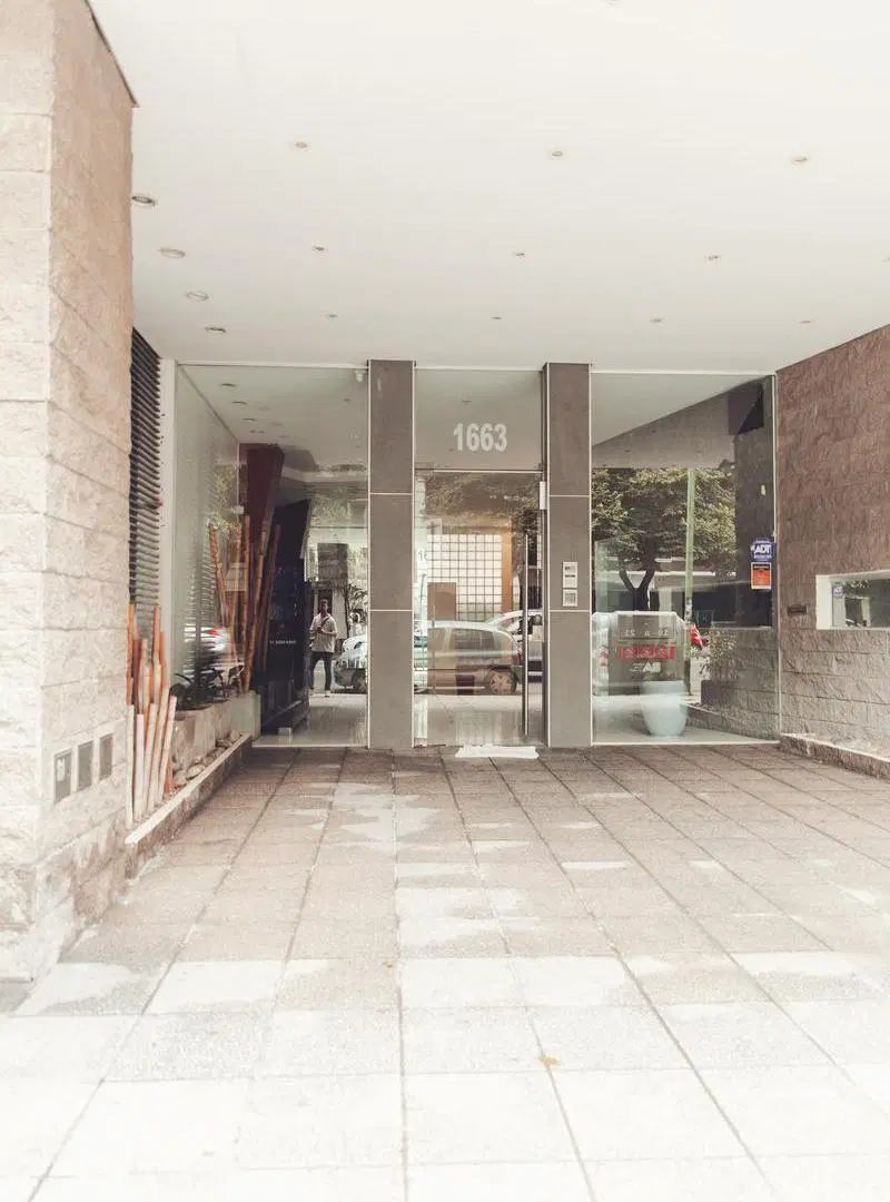 Espectacular 4 Ambientes con balcon, patio, parrilla y cochera  en Caballito! 2