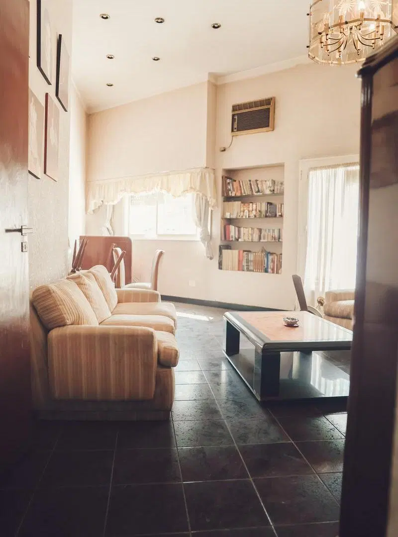 CASA EN  VENTA  DE 4 AMBIENTES TERRAZA COCHERA PARQUE CHACABUCO 2