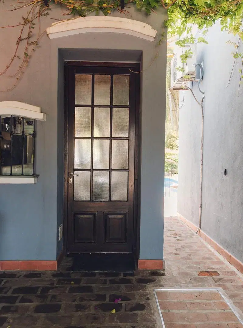 Muy linda casa con 3 habitaciones , jardin , pileta y galeria con parrilla en Villa de Mayo! 4