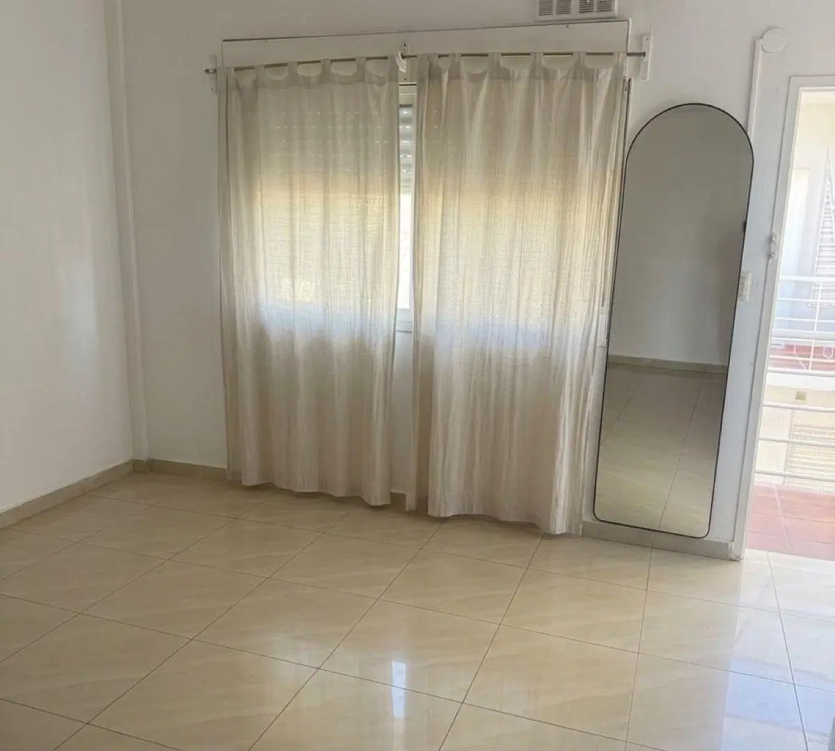 Departamento en alquiler dos ambientes con ascensor y balcón 4
