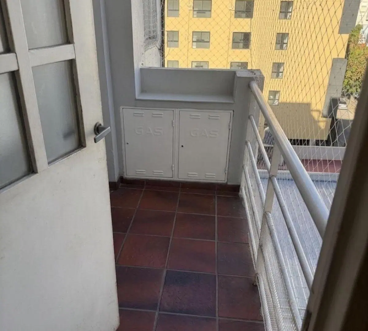 Departamento en alquiler dos ambientes con ascensor y balcón 2