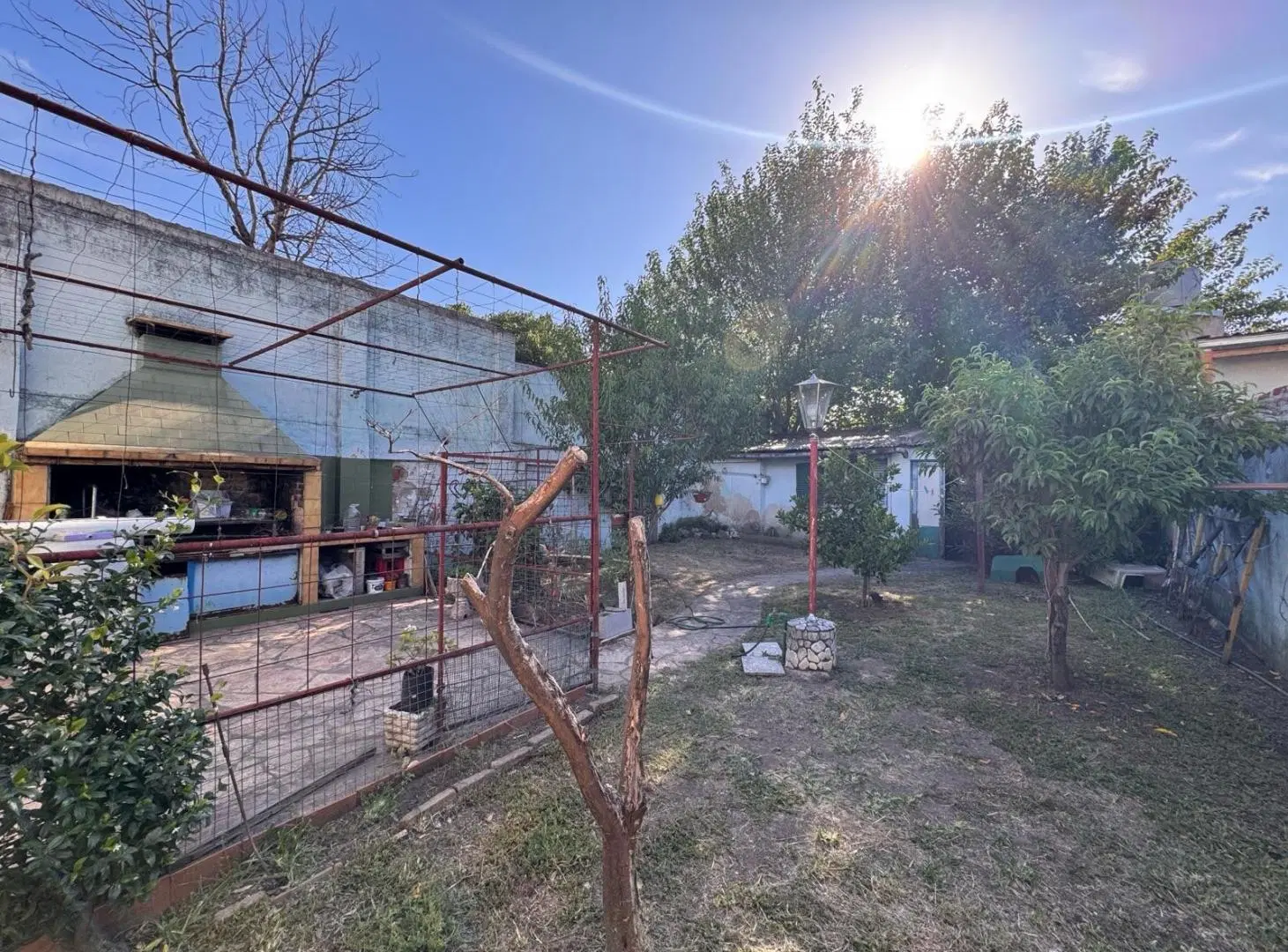 CASA EN VENTA CASEROS 290MTS LOTE 3 AMBIENTES 5
