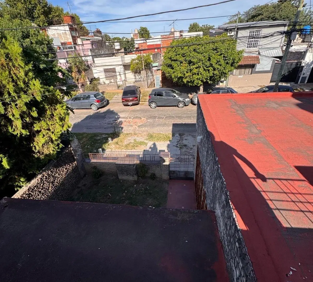 CASA EN VENTA CASEROS 290MTS LOTE 3 AMBIENTES 8