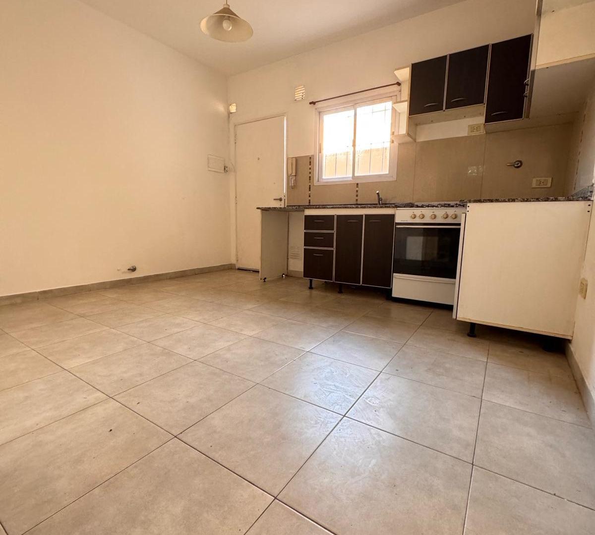 Foto de Departamento en alquiler 2 ambientes con balcón al frente refaccionado, imagen 5