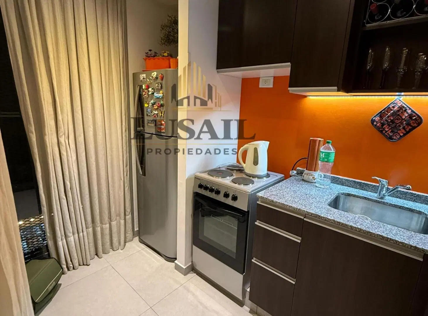 Venta Departamento 1 dormitorio con cochera zona centro Rosario 2
