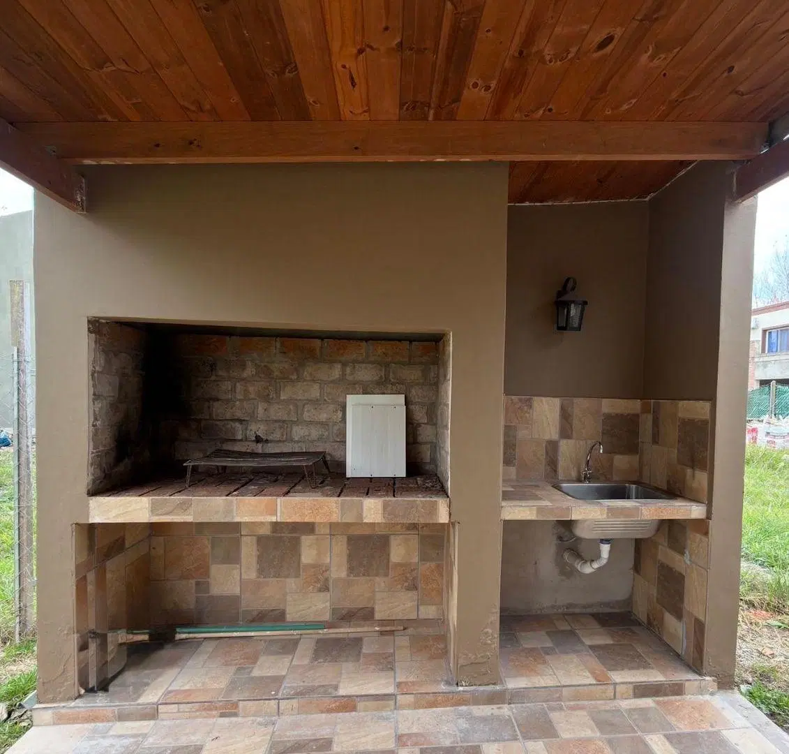 Venta casa a estrenar con local comercial en Puerto San Martín 4