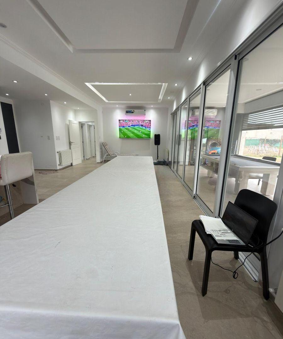 Foto de Casa de 3 dormitorios con jardin y pileta en Barrio El Molino, imagen 1