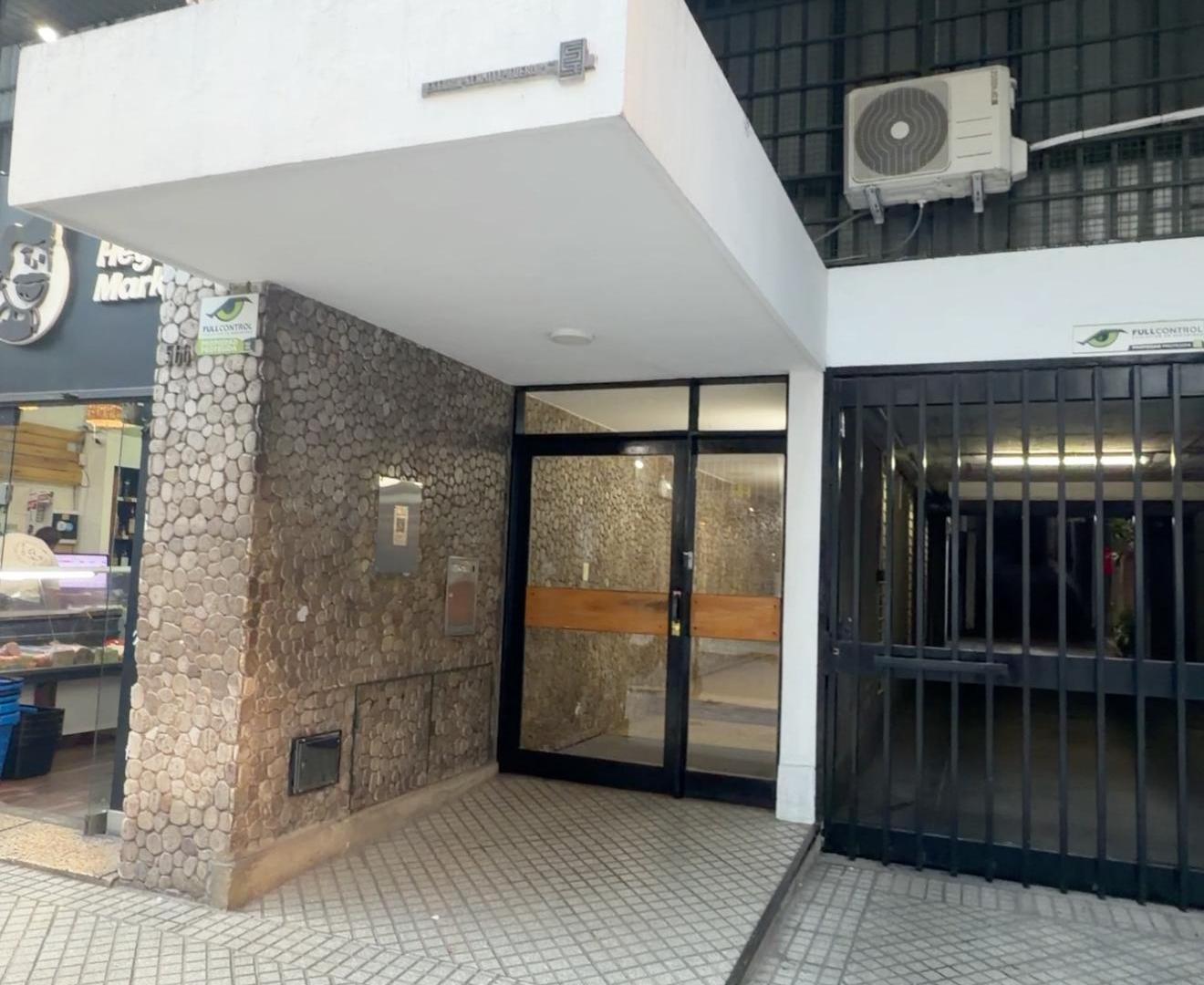 Foto de VENTA | DEPARTAMENTO DE 2 DORMITORIOS – Zona centro Rosario, imagen 1