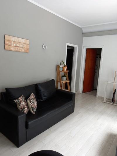 Foto de VENTA CHALET DE 4 AMBIENTES, QUINCHO, PATIO INTERNO, COCHERA, BARRIO, imagen 2