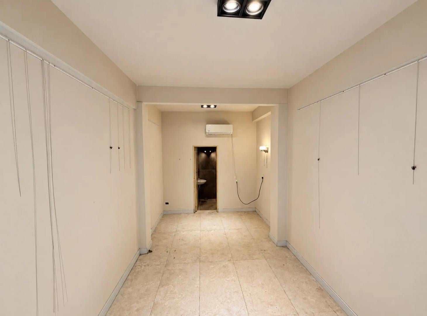Foto de Local en alquiler – Reformado a nuevo con vidriera a la calle, imagen 1