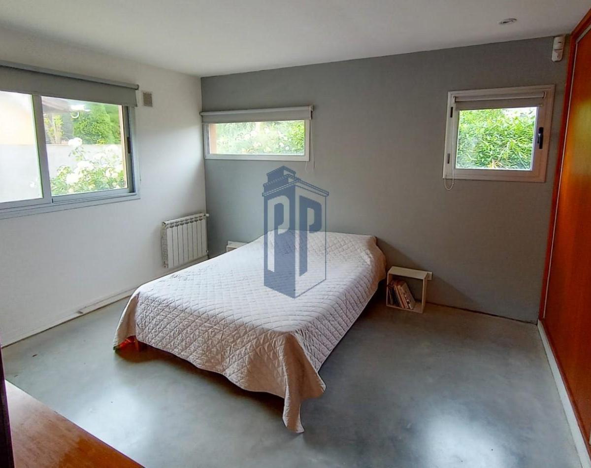 Impecable Chalet, Zona La Atlantida, Hermoso Entorno, a m de Accesos Principales 1