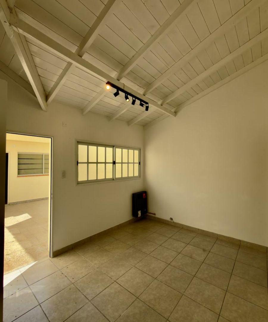 Foto de PH totalmente reciclado de 3 ambientes con cochera en venta en Peralta, imagen 4