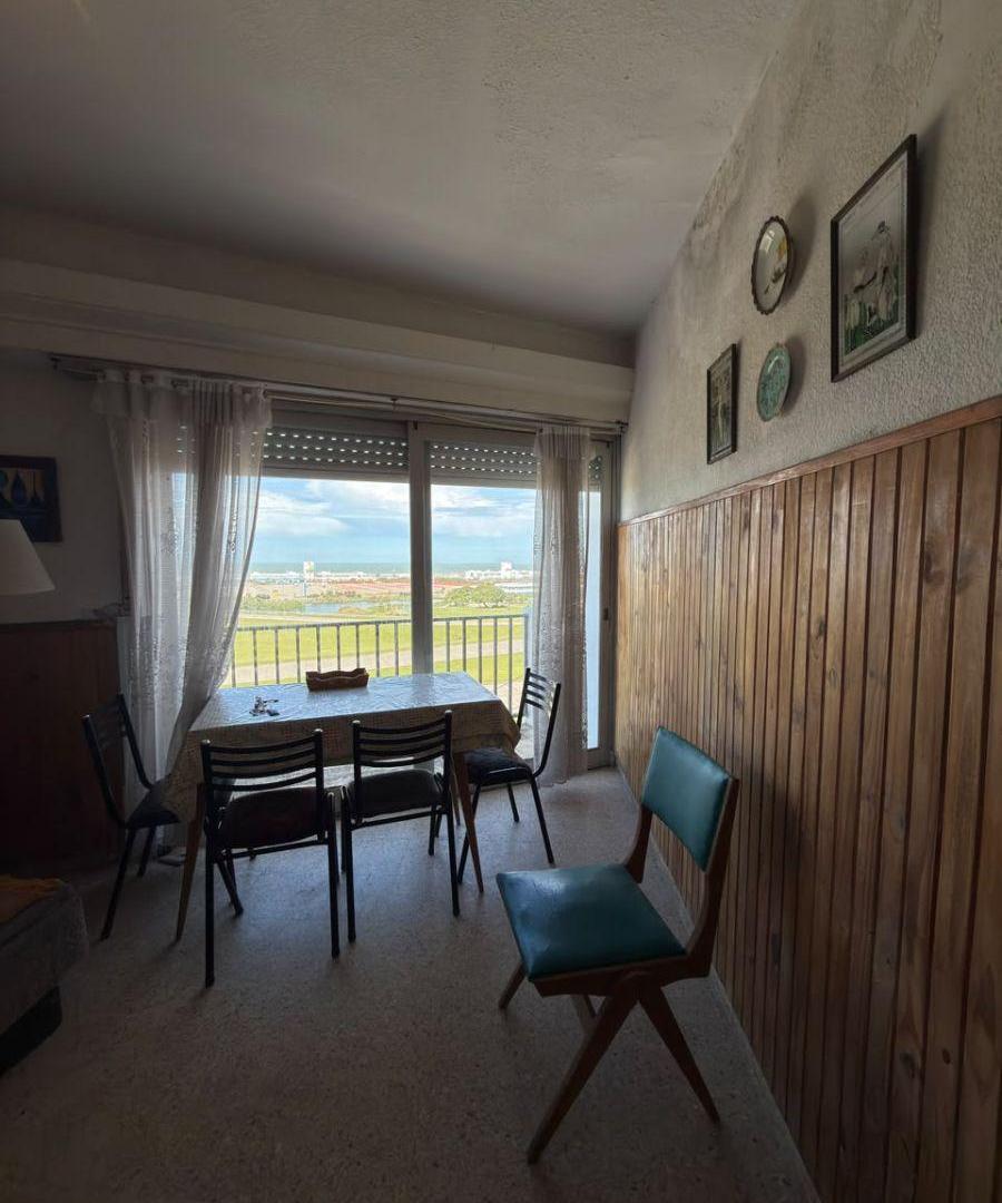 Foto de Departamento de 1 ambiente frente al mar en venta en Punta Mogotes, imagen 4