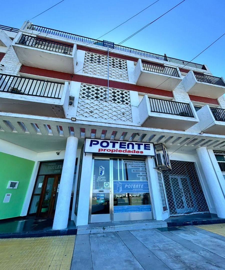 Foto de Departamento de 1 ambiente frente al mar en venta en Punta Mogotes, imagen 1
