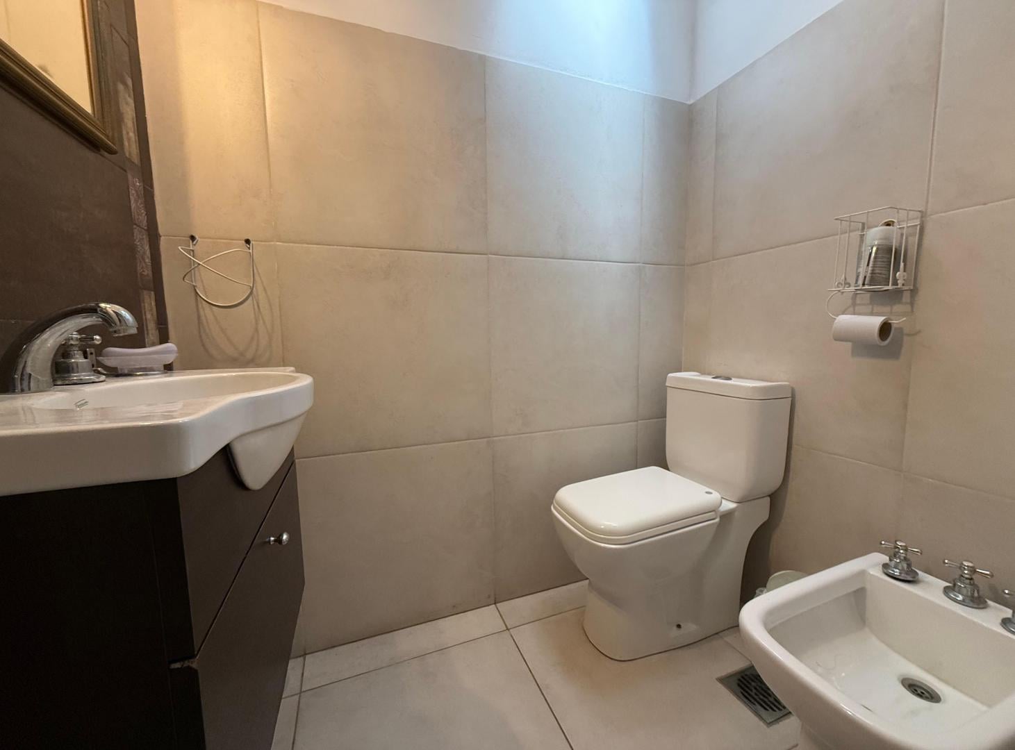 Foto de CASA VENTA 2 DORMITORIOS FUNES ZONA LICEO, imagen 1