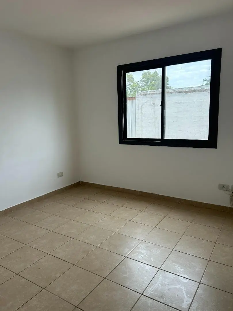 DEPTO 2 Dorm + cochera B° Los Robles en complejo cerrado. 4