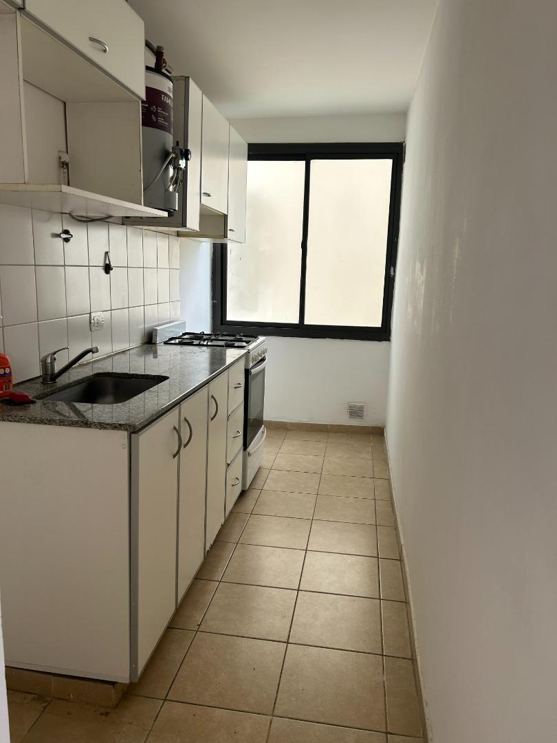 Foto de DEPTO 2 Dorm + cochera B° Los Robles en complejo cerrado., imagen 5