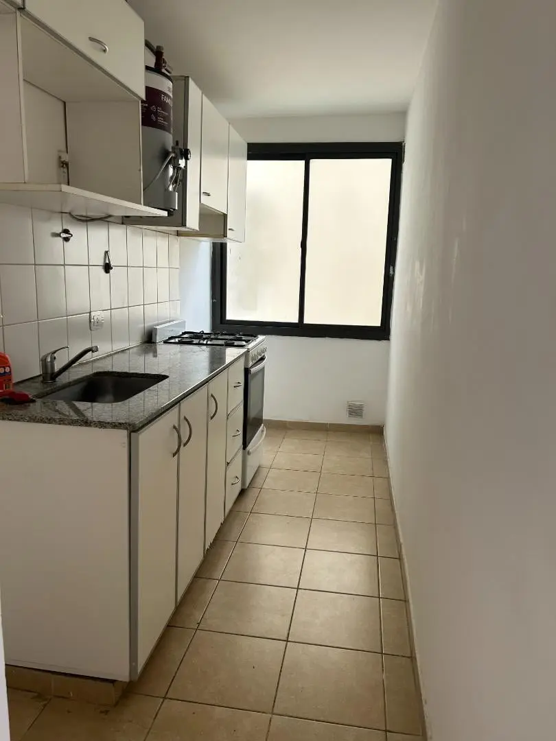 DEPTO 2 Dorm + cochera B° Los Robles en complejo cerrado. 5