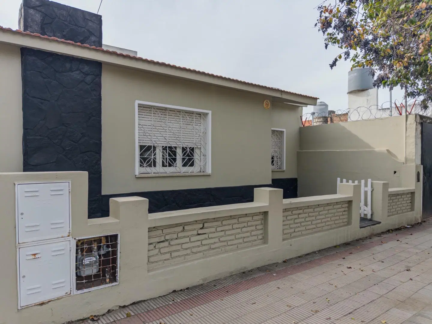 Bº Empalme: Casa 3 Dorm. Apta Uso Profesional/Mixto 1