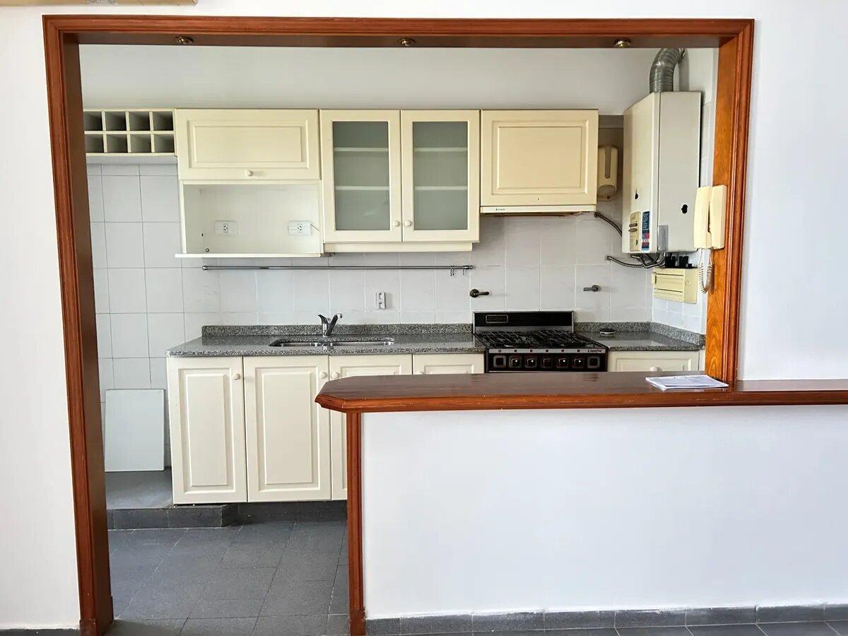 Foto de Departamento 3 Dormitorios + Cochera - Barrio Güemes, imagen 1