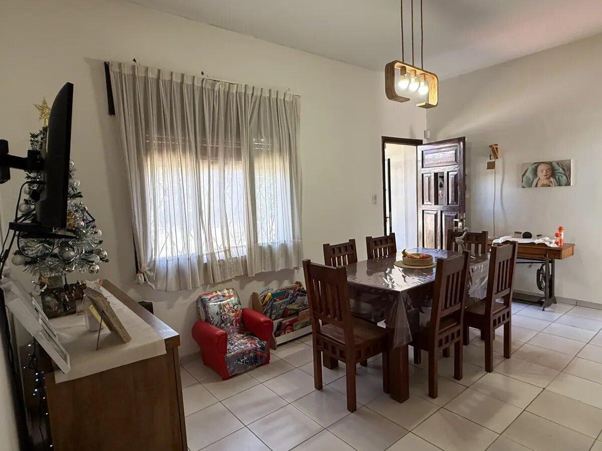 Foto de Casa De 3 Dormitorios Con Gran Parque., imagen 5