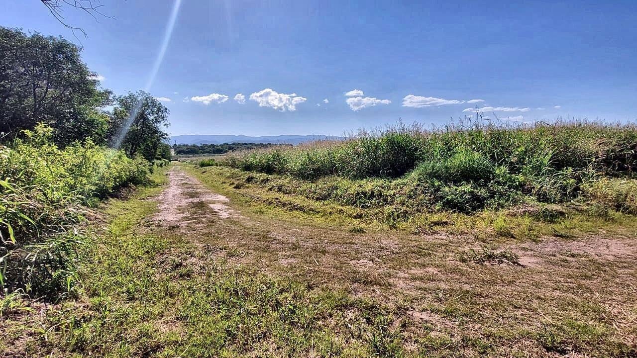 Foto de Lote en venta 571 m² con servicios en Aires del Nordeste, Unquillo · Mz, imagen 3