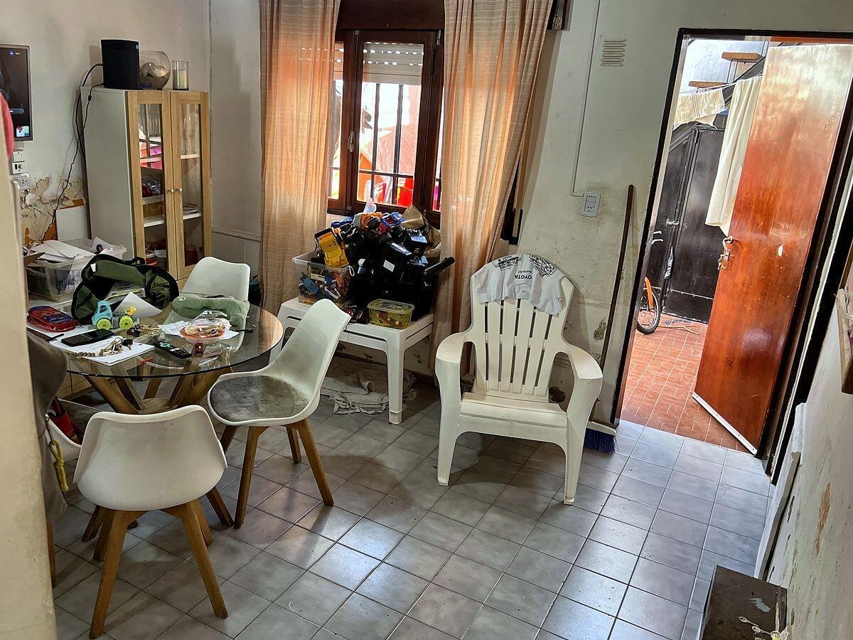 Foto de PH 2 dormitorios en venta, planta baja con patio y escritura, barrio, imagen 3
