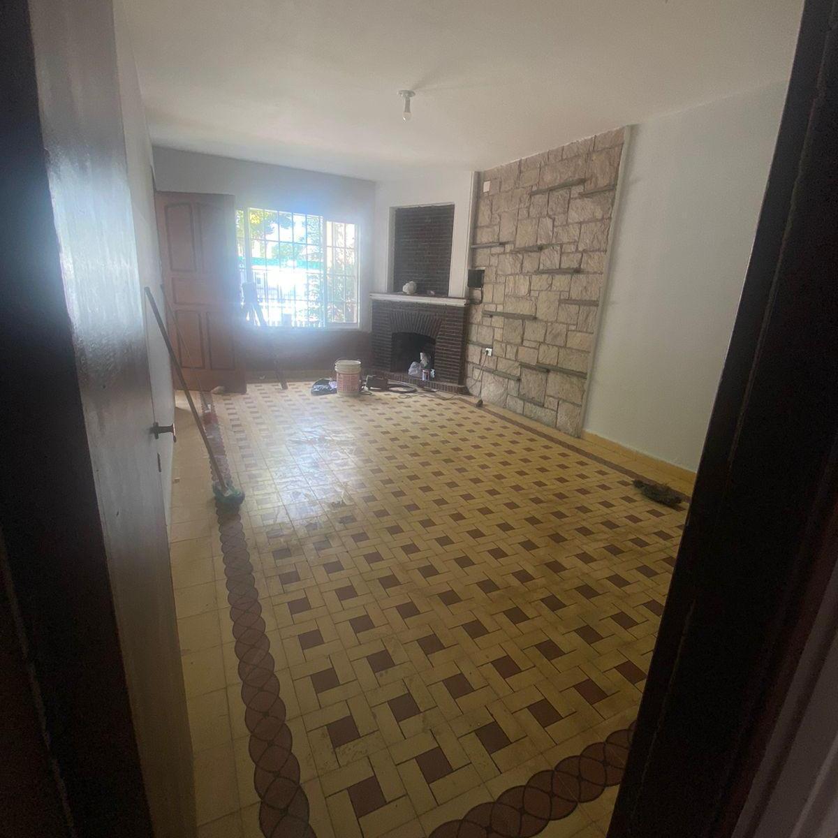 Gran Casa Recientemente Renovada! con Patio y Asador! Opcional Uso Comercial 5