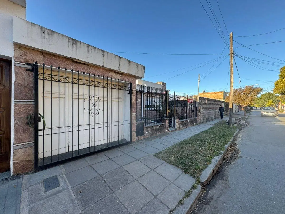 Gran Casa en Venta! Zona Sur! Apta crédito! 1