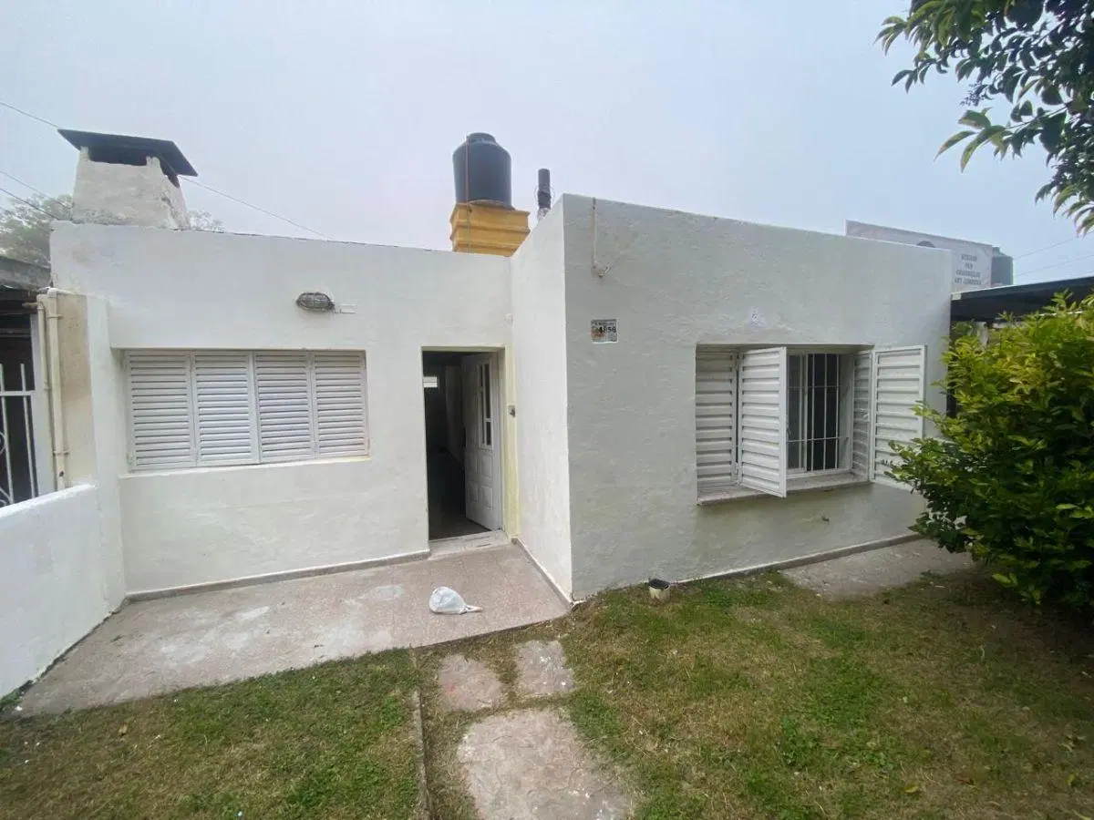 CASA AMPLIA DE DOS DORMITORIOS, B LICEO 2 SECCION 4