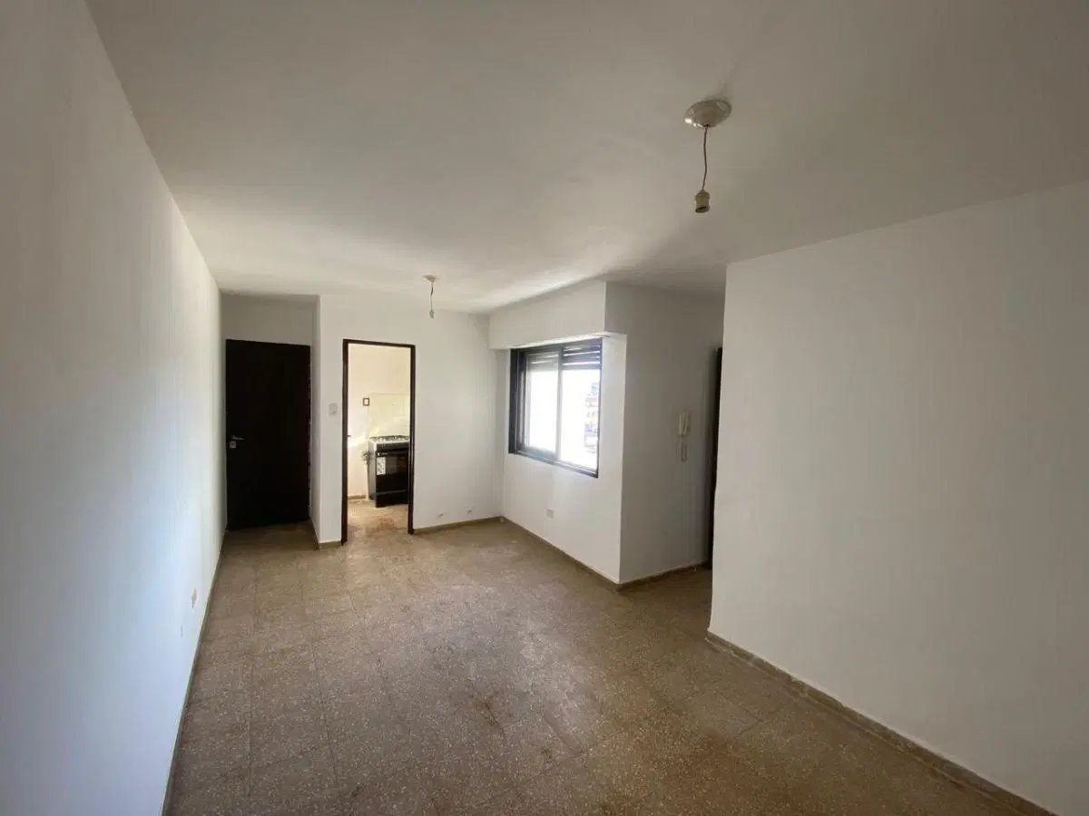 DEPARTAMENTO DE 1 DORMITORIO, AMPLIO Y LUMINOSO, CENTRO DE LA CIUDAD 2