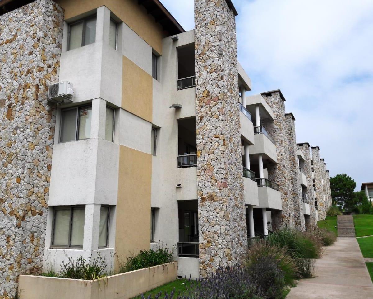 Luminoso Departamento 3 Amb C/ Cochera en Venta en Las Gaviotas 5