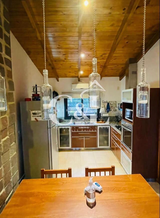 Casa de Categoría en Zona Residencial de Villa Carlos Paz, B. Villa del Lago 2