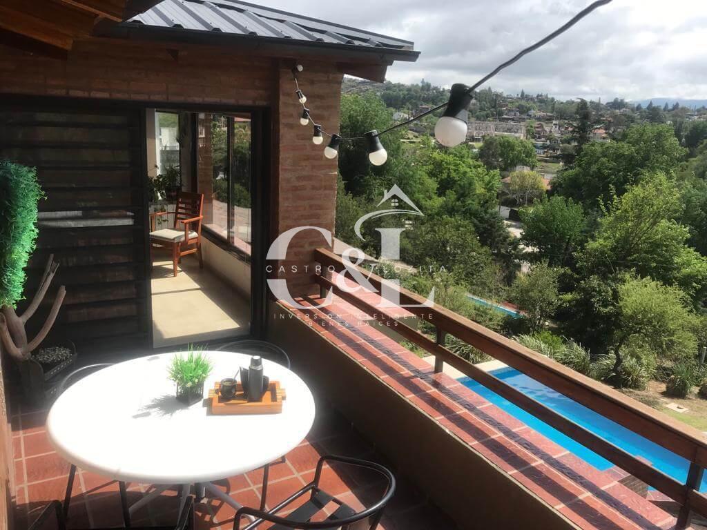 Casa de Categoría en Zona Residencial de Villa Carlos Paz, B. Villa del Lago 3