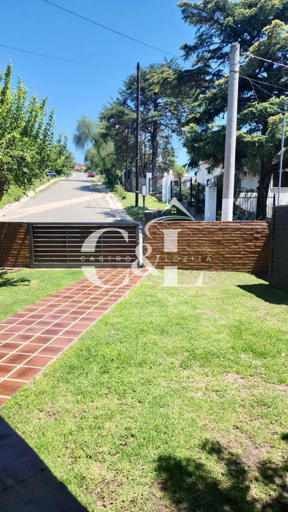 Casa de Categoría en Zona Residencial de Villa Carlos Paz, B. Villa del Lago 1