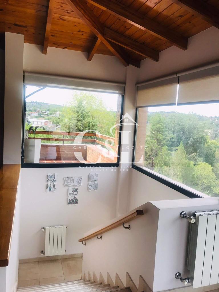 Casa de Categoría en Zona Residencial de Villa Carlos Paz, B. Villa del Lago 5