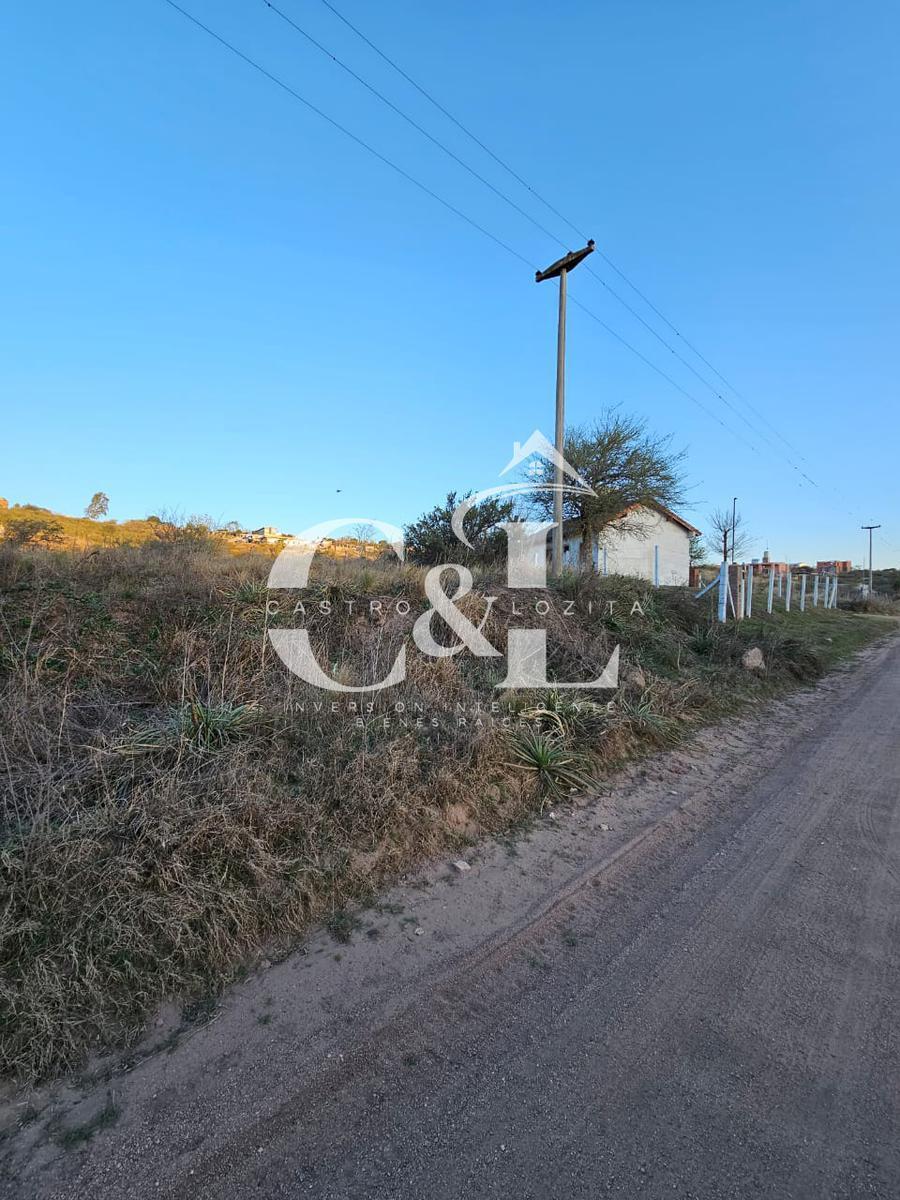 Se Vende Lote de 636 M² en B. La Bancaria - Tanti 4