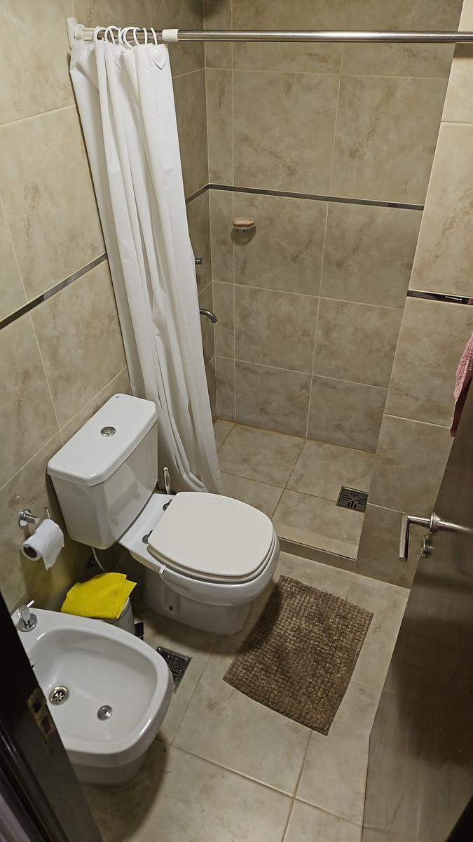 Departamento de Categoria 1 Dor y Cochera en Veneto Village, Villa Parque Siquiman 2