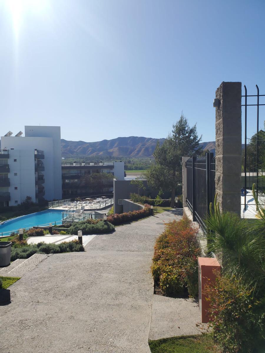Departamento de Categoria 1 Dor y Cochera en Veneto Village, Villa Parque Siquiman 1
