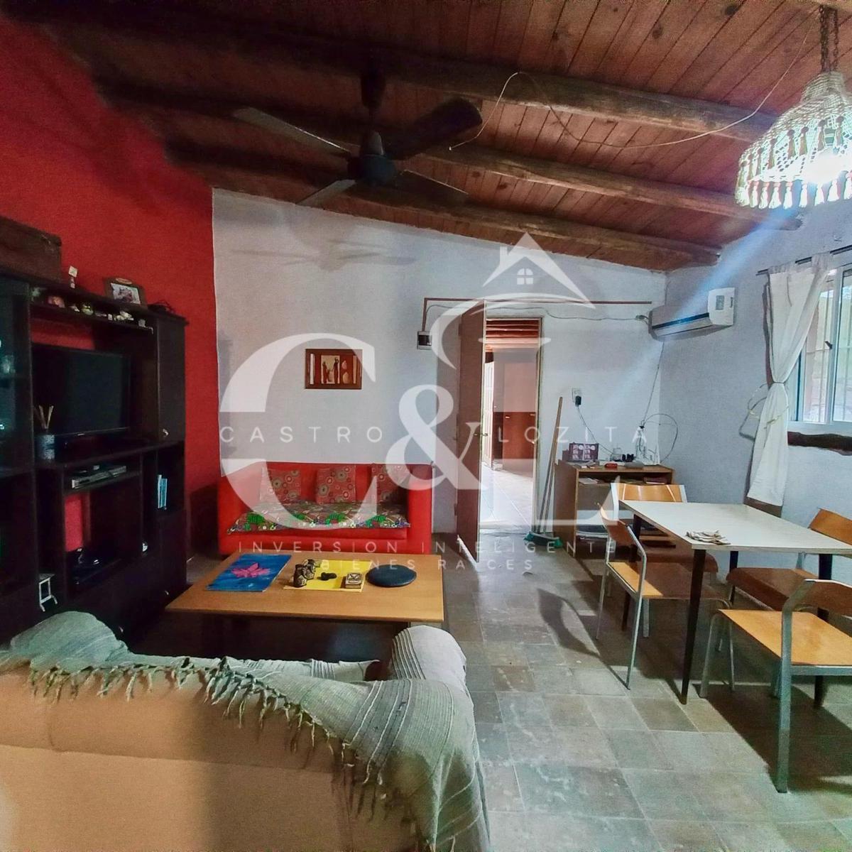 Se Vende Propiedad Céntrica de 3 Dorm. en Tanti 3